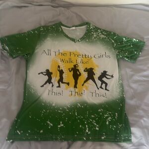 women’s medium (pretty girls walk like this!) green softball shirt